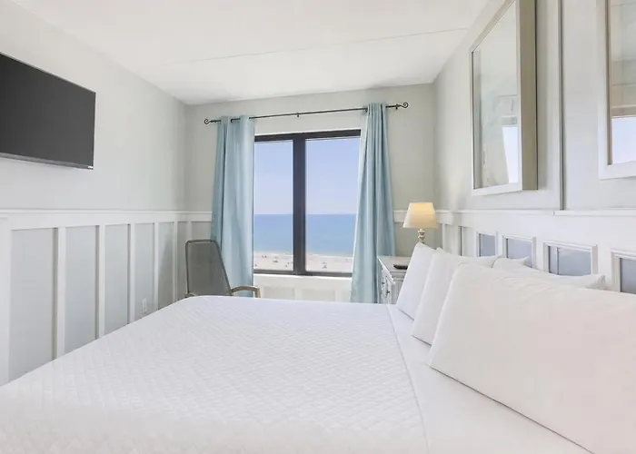 Apartment Island Winds East 502